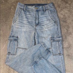 American Eagle Outfitters 🦅